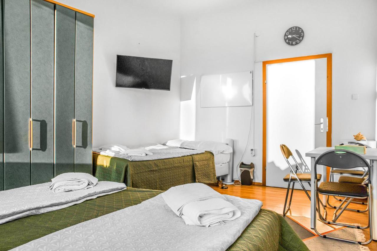 Joyful 2Br Shared Apt Near Millenium Tower & Danube River Wenen Buitenkant foto
