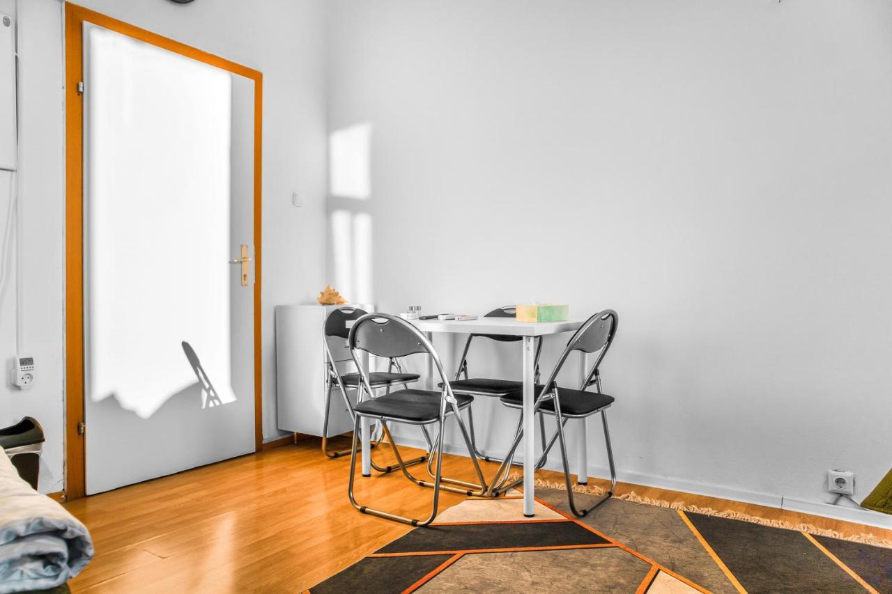 Joyful 2Br Shared Apt Near Millenium Tower & Danube River Wenen Buitenkant foto