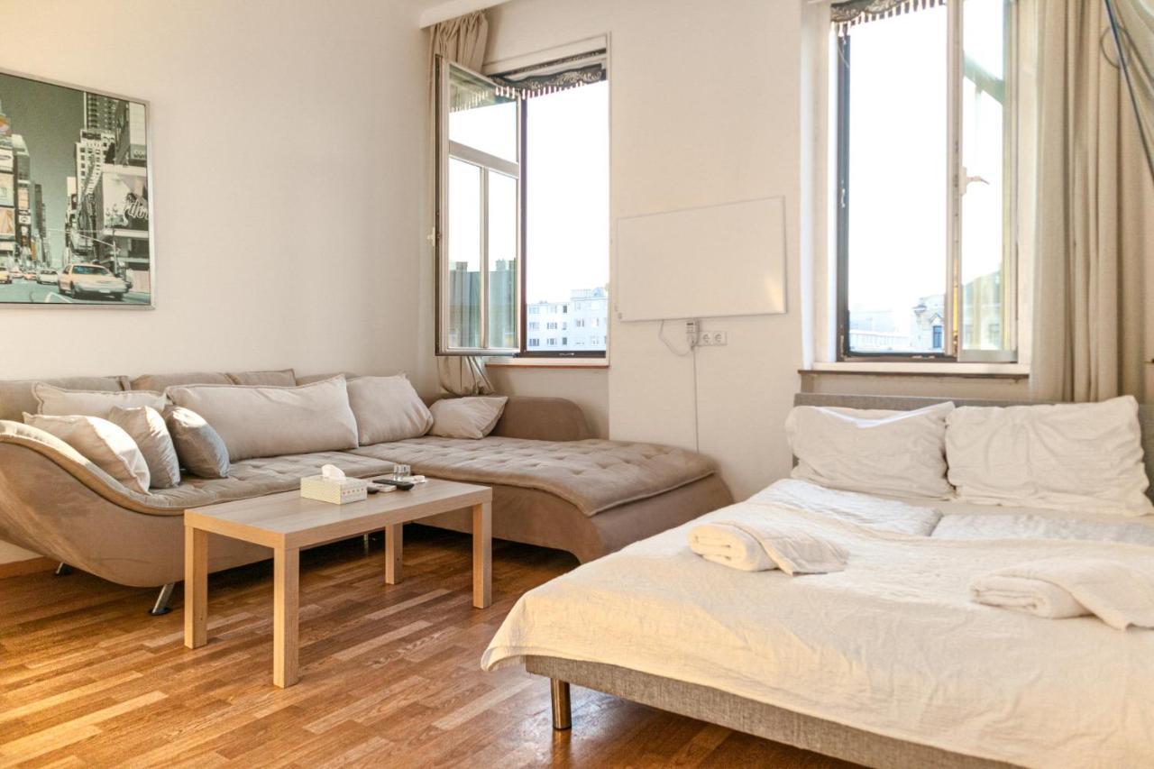 Joyful 2Br Shared Apt Near Millenium Tower & Danube River Wenen Buitenkant foto