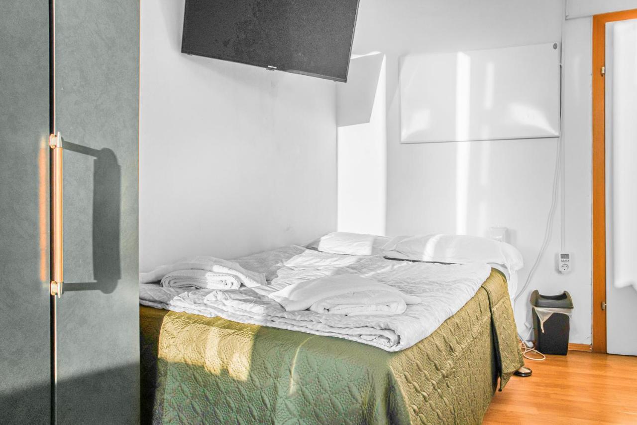 Joyful 2Br Shared Apt Near Millenium Tower & Danube River Wenen Buitenkant foto