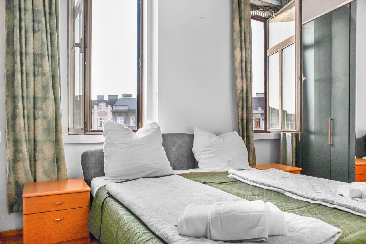 Joyful 2Br Shared Apt Near Millenium Tower & Danube River Wenen Buitenkant foto