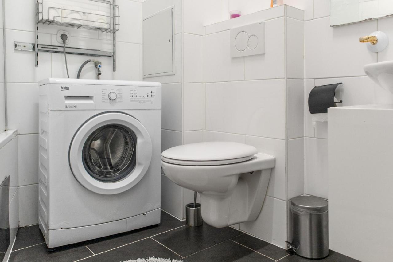 Joyful 2Br Shared Apt Near Millenium Tower & Danube River Wenen Buitenkant foto
