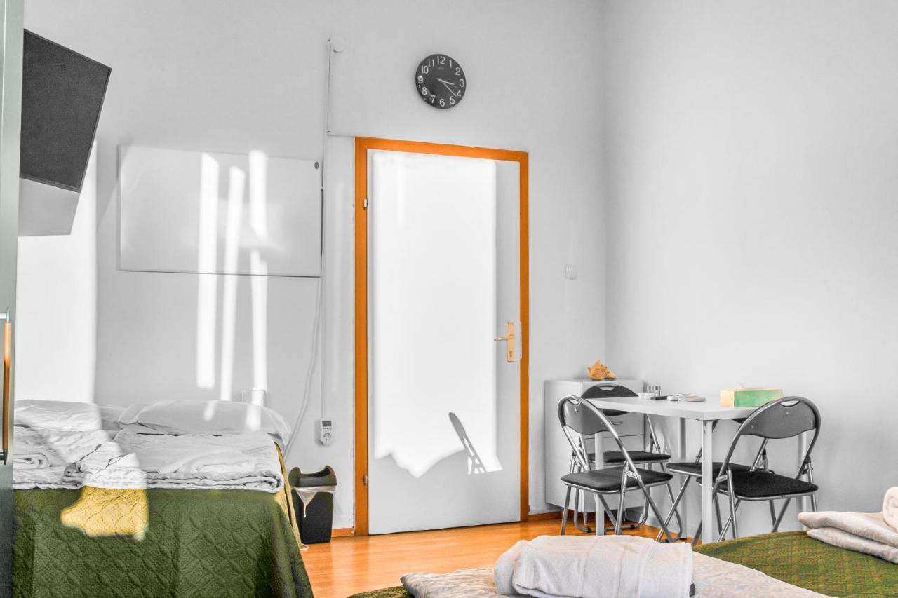 Joyful 2Br Shared Apt Near Millenium Tower & Danube River Wenen Buitenkant foto