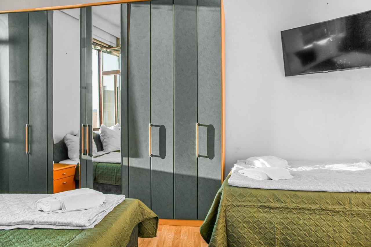 Joyful 2Br Shared Apt Near Millenium Tower & Danube River Wenen Buitenkant foto