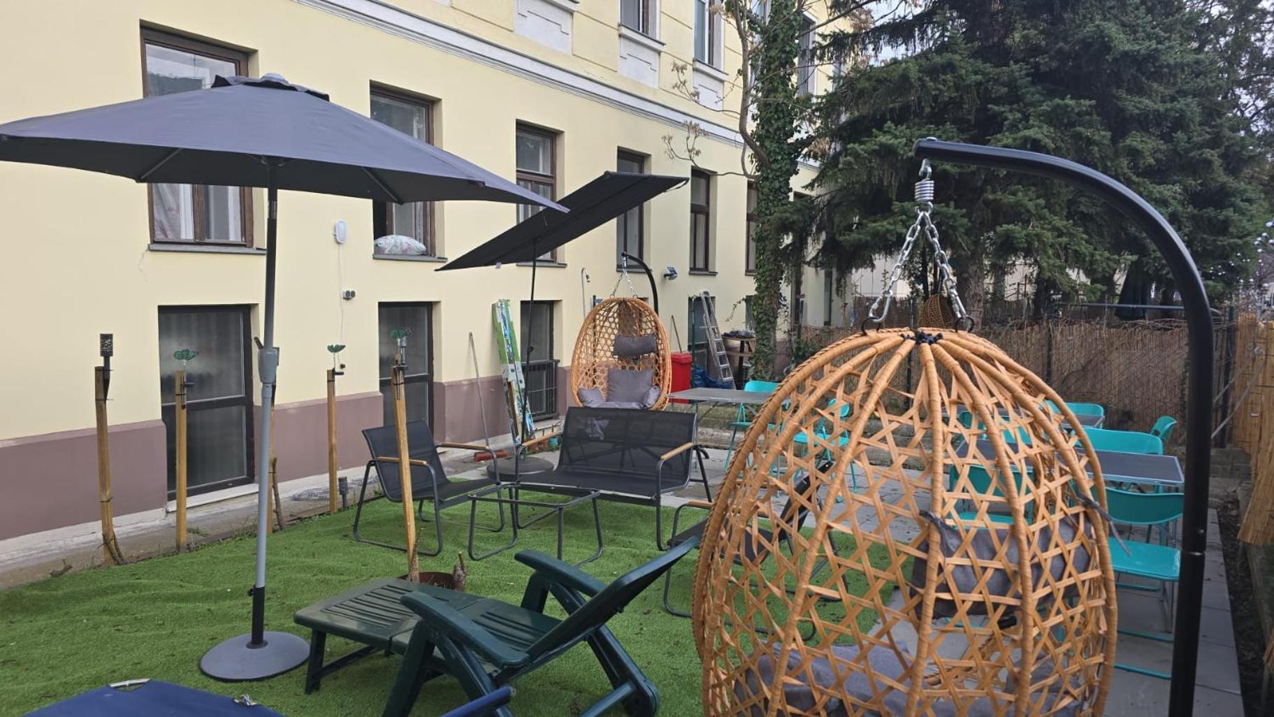 Joyful 2Br Shared Apt Near Millenium Tower & Danube River Wenen Buitenkant foto