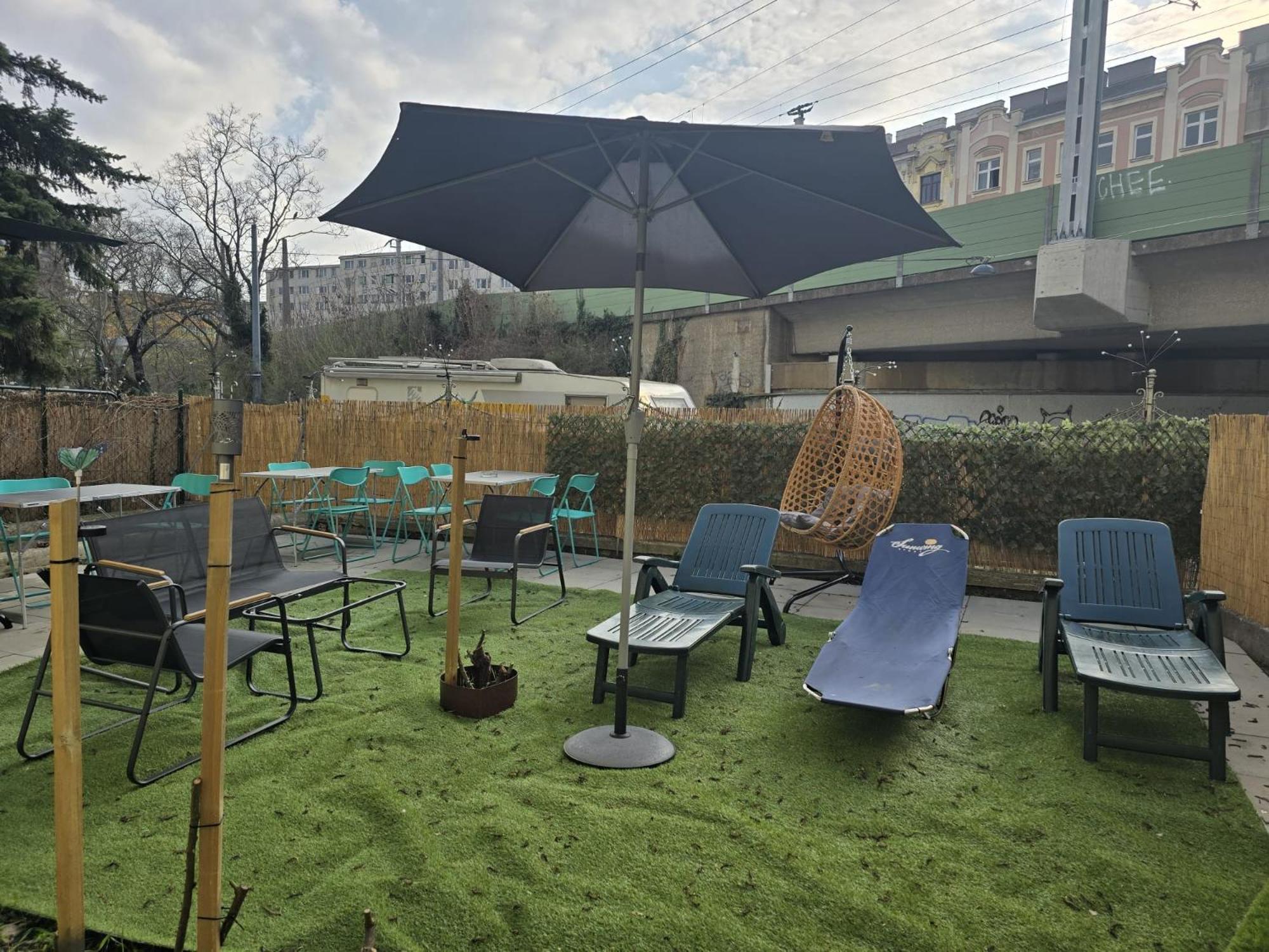 Joyful 2Br Shared Apt Near Millenium Tower & Danube River Wenen Buitenkant foto